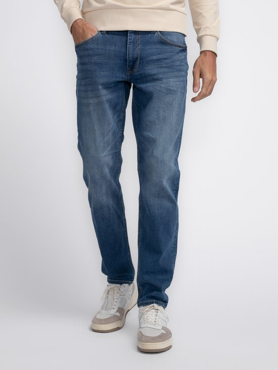 Tapered jeans